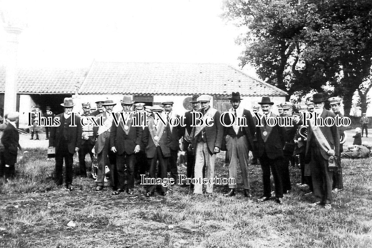 NF 3005 - Scottow Salvation Army Band, Horseshoes Pub, Tunstead, Norfolk c1912