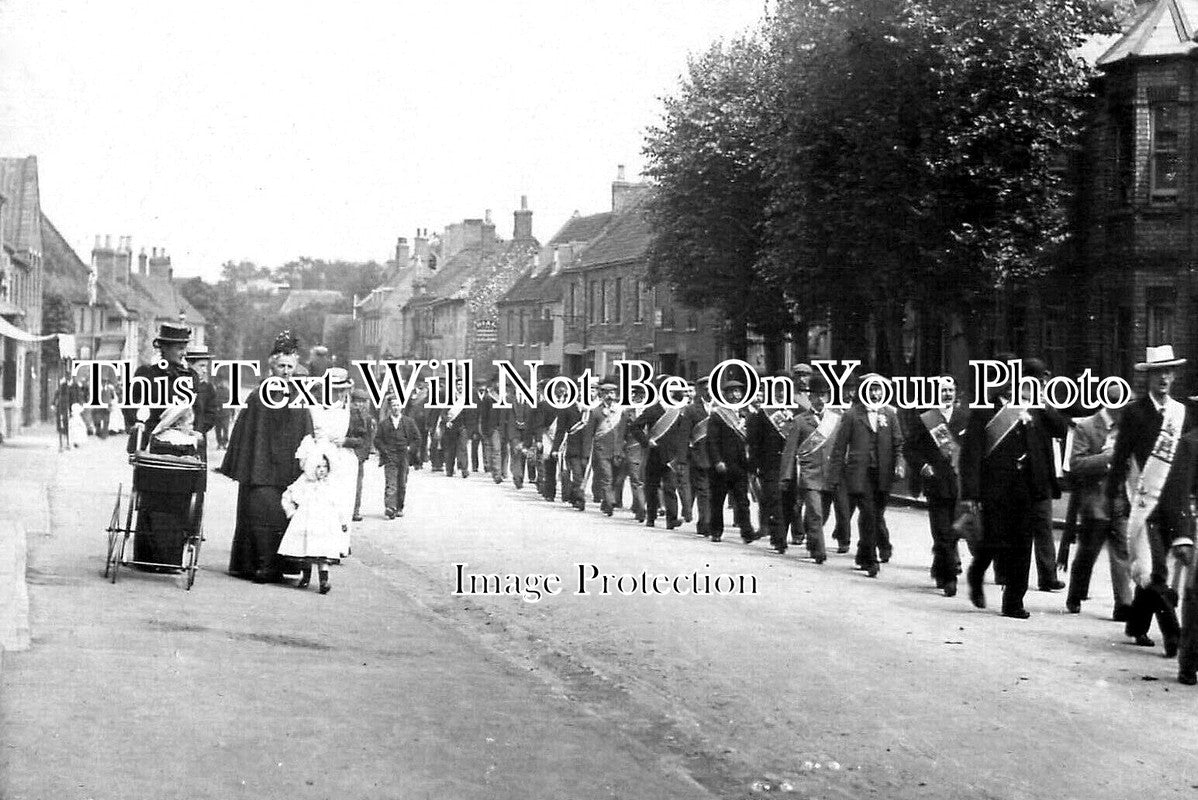 NF 3007 - Brandon Men Society, High Street, Suffolk c1908