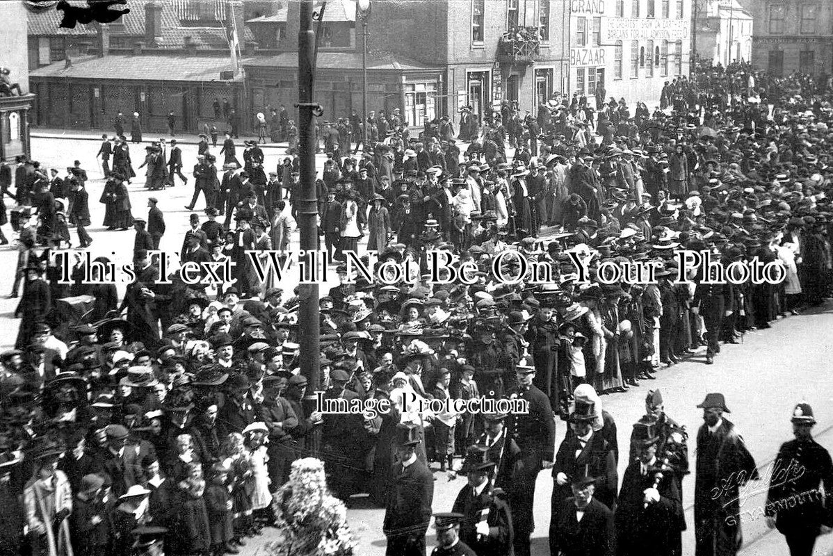NF 3238 - Great Yarmouth Procession, Norfolk