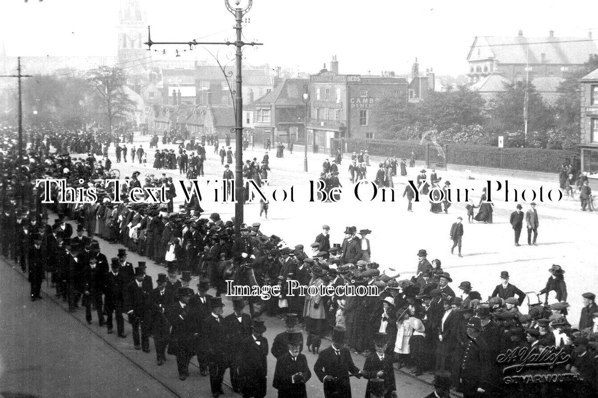NF 3315 - Great Yarmouth Procession, Norfolk
