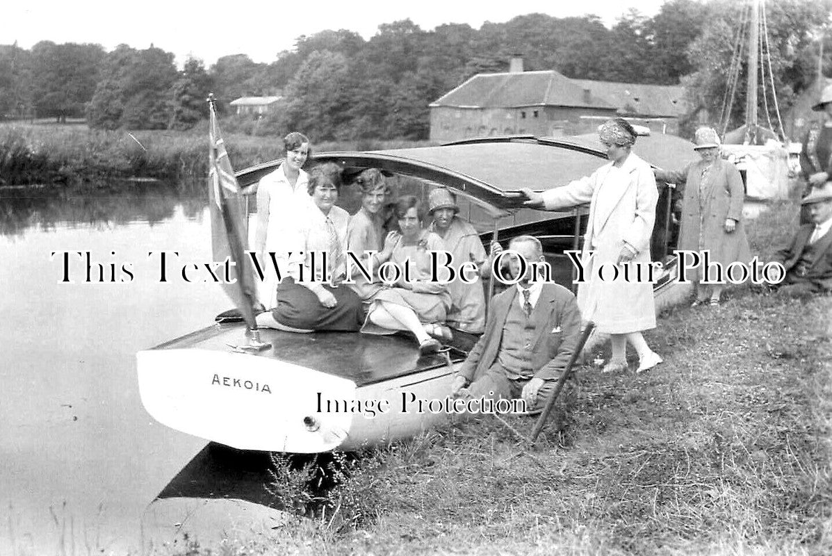 NF 3365 - Coltishall Day Launch Aekoia Wherry, Norfolk Broads c1920