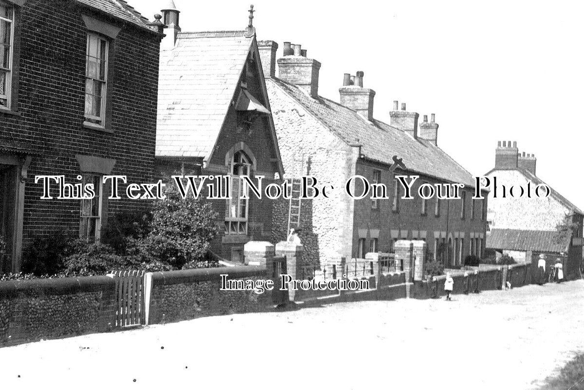 NF 3432 - New Road, Over Staithe, Norfolk c1920