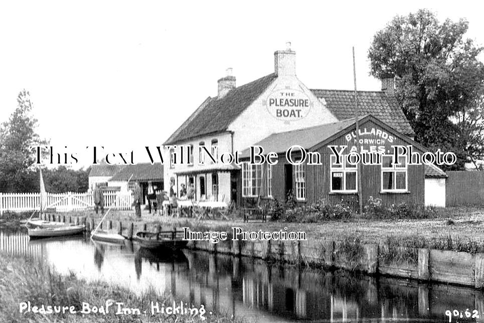NF 3541 - Pleasure Boat Inn Pub, Hickling, Norfolk c1930