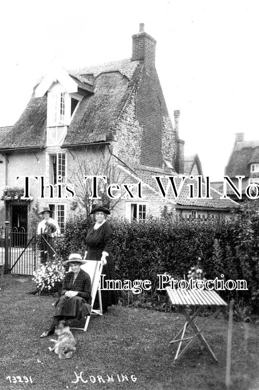NF 3552 - Horning Cottage, Norfolk c1912