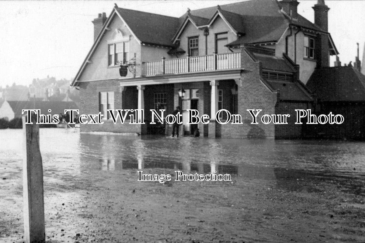 NF 356 - King William IV Pub In Flood, Gorleston, Norfolk