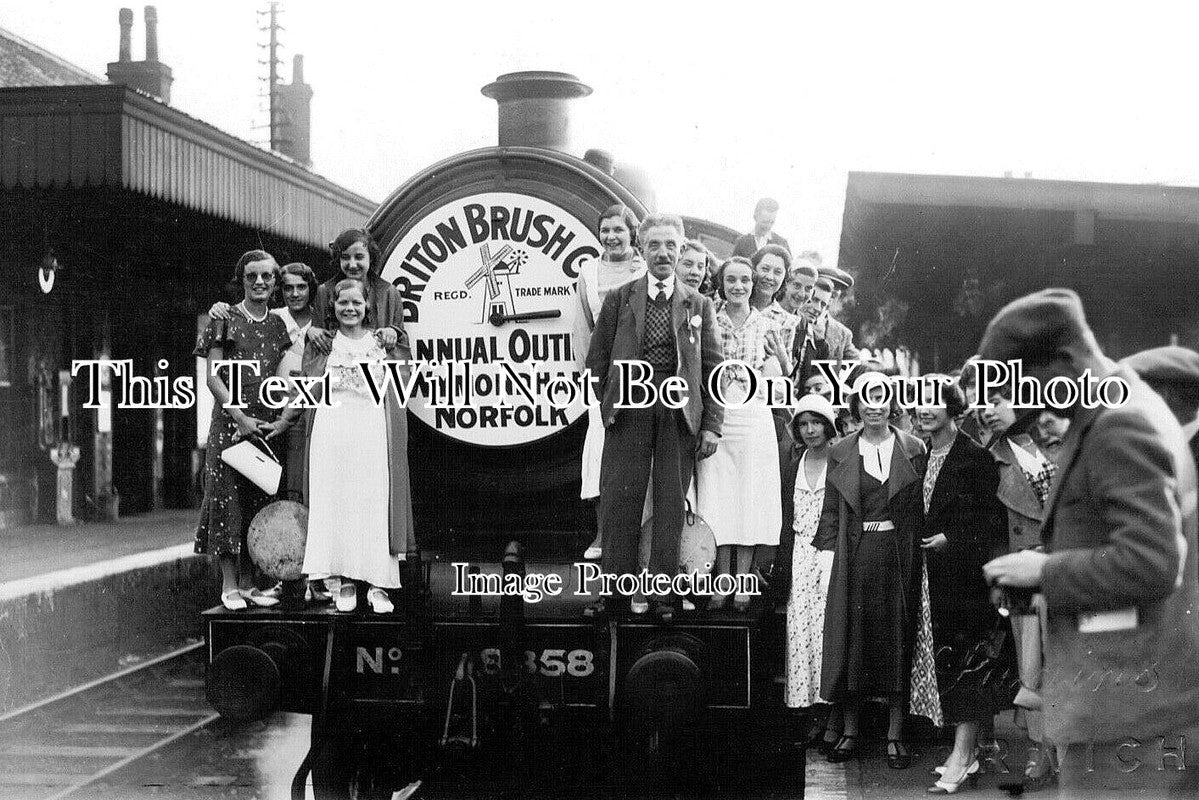 NF 4054 - Briton Brush Co Annual Outing, Wymondham Railway Station