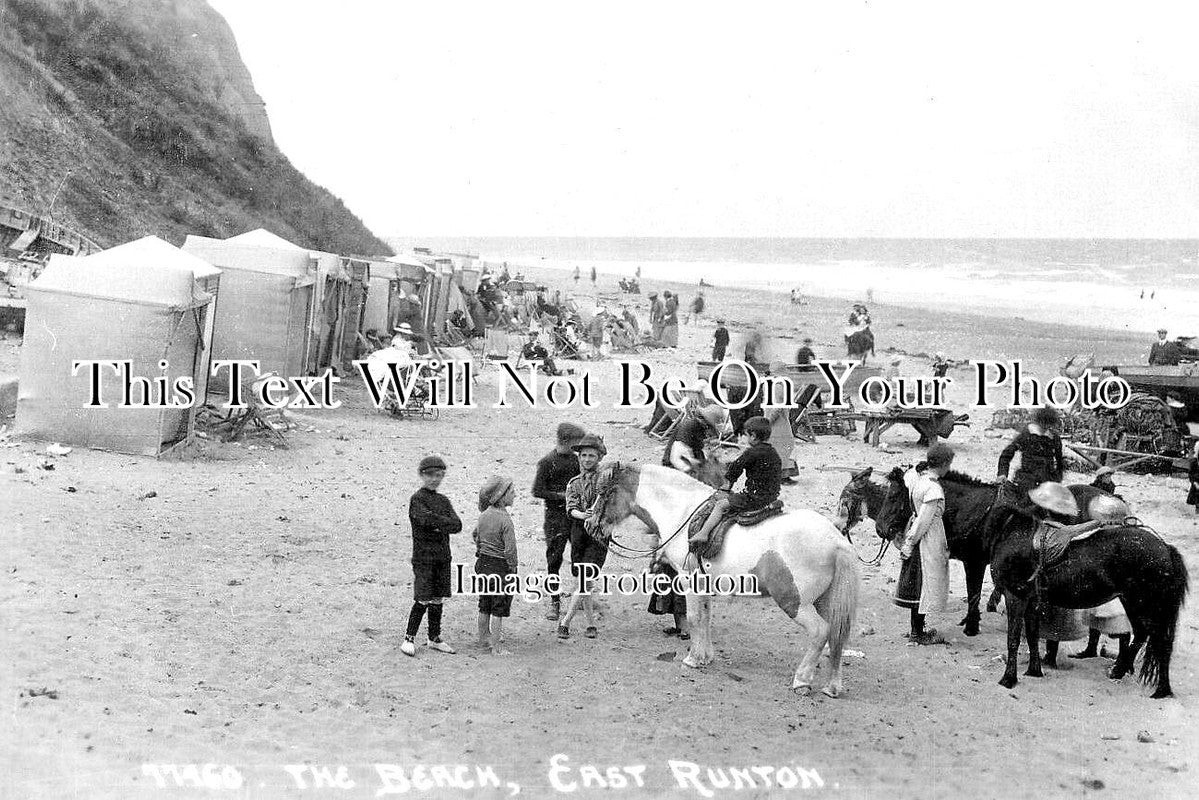 NF 4137 - The Beach, East Runton, Norfolk