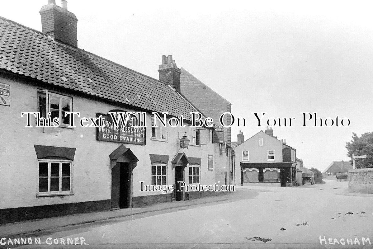 NF 4274 - The Wheatsheaf Pub, Cannon Corner, Heacham, Norfolk