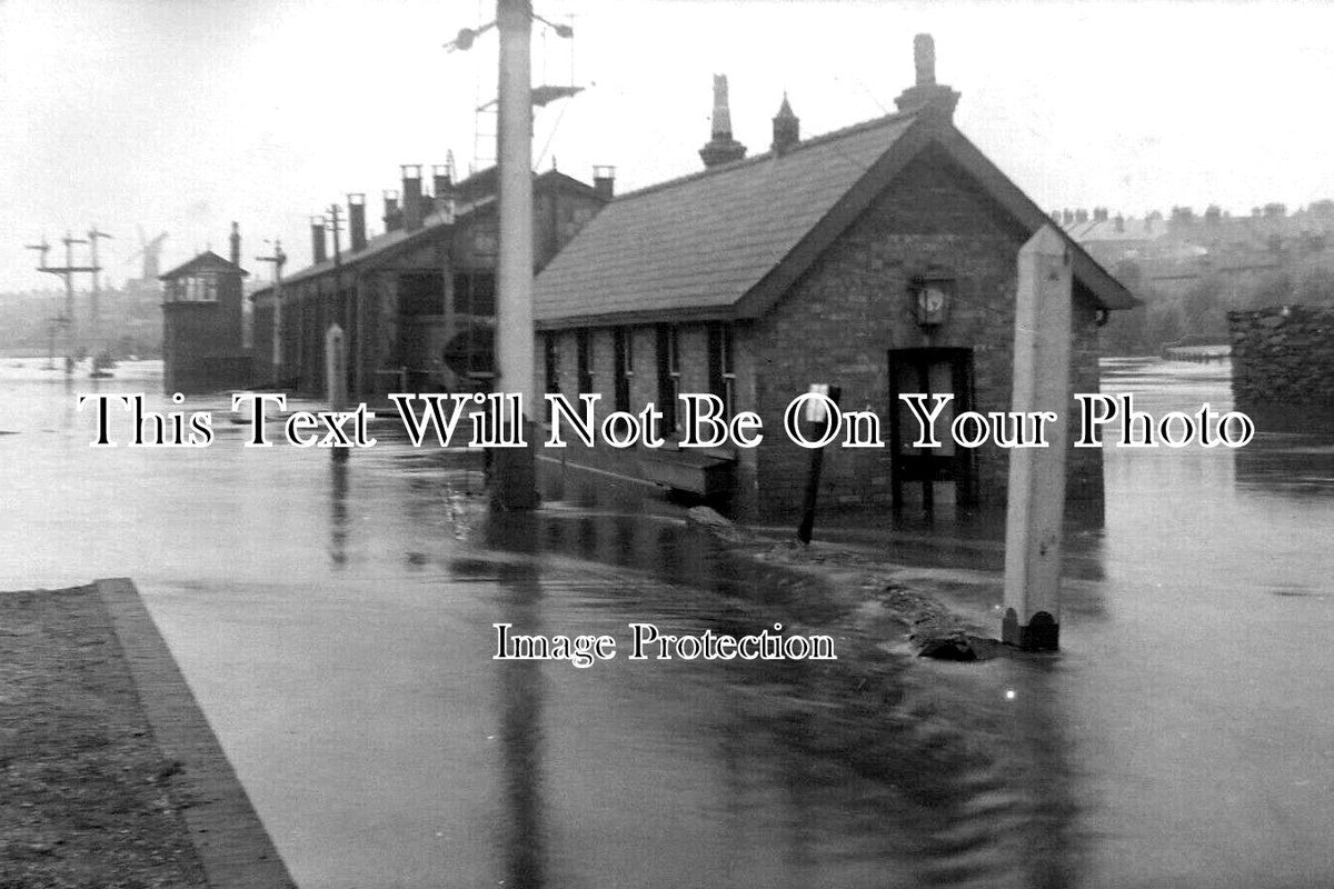 NF 4412 - Flood At Norwich Railway Station, Norfolk