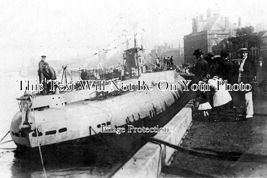 NF 454 - Captured German U Boat Submarine, Grat Yarmouth, Norfolk 1918 WW1