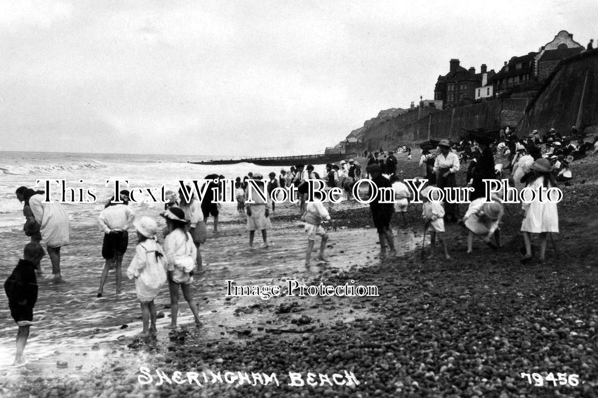 NF 615 - Sheringham Beach, Norfolk