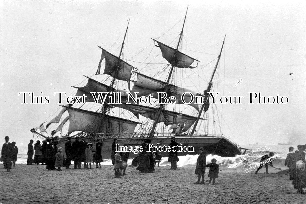 NF 717 - The Ceres Sailing Ship Beached, Shipwreck, Great Yarmouth, Norfolk
