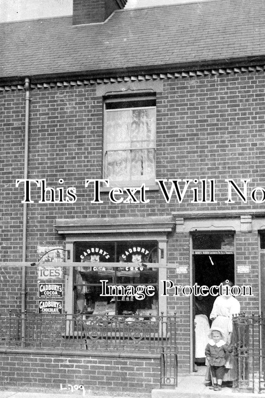 NF 90 - Shop Front, Great Yarmouth, Norfolk c1909
