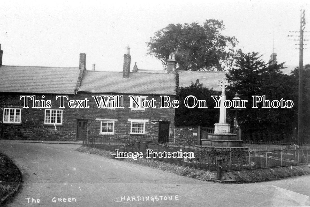 NH 454 - The Green, Hardingstone, Northamptonshire