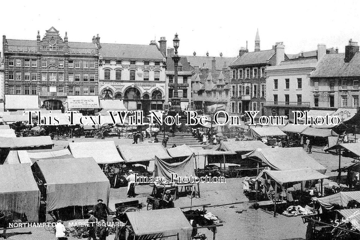 NH 823 - Northampton Market Square, Northamptonshire