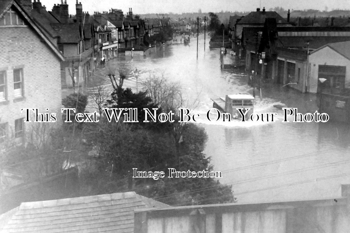 NT 142 Floods, Melton Road, West Bridgford, Nottingham, Nottinghamsh