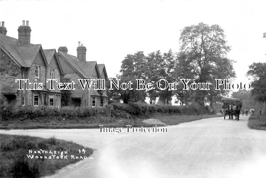 OX 568 - Woodstock Road, North Leigh, Oxfordshire