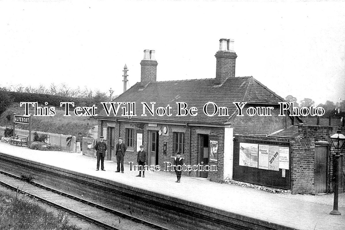 OX 623 - Alvescot Railway Station, Oxfordshire