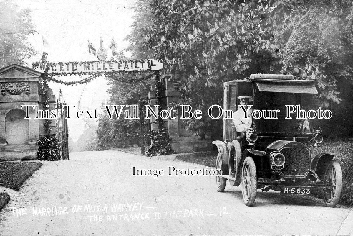 OX 814 - Miss Watney Marriage, Entrance To Park, Charlbury, Oxfordshire