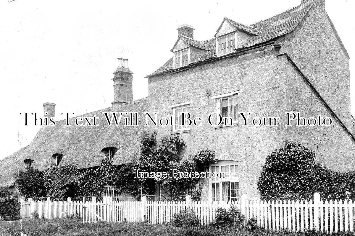 RU 113 - Cottages & House, Picksworth, Rutland c1908