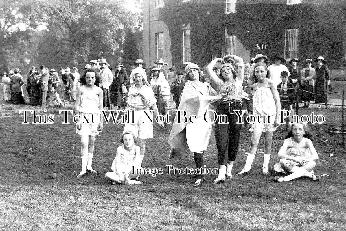 RU 154 - Girls School Fancy Dress, Heawoods, Oakham, Rutland