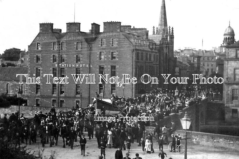 SC 1071 - Lifeboat Parade, Station Hotel & Bridge, Wick, Scotland
