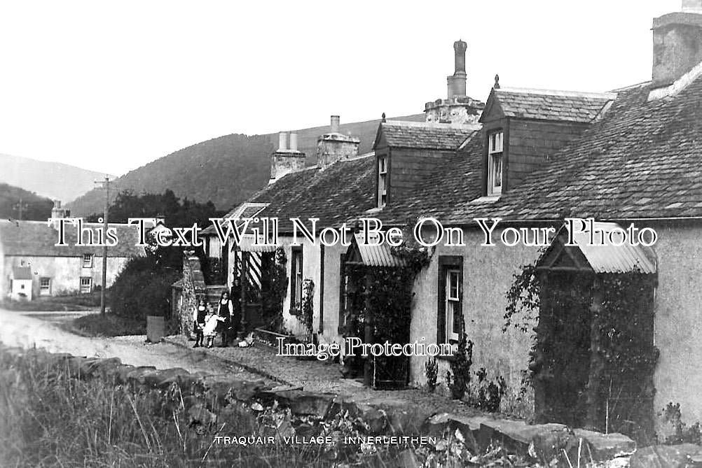 SC 1118 - Traquair Village, Innerleithen, Peebleshire, Scotland c1905