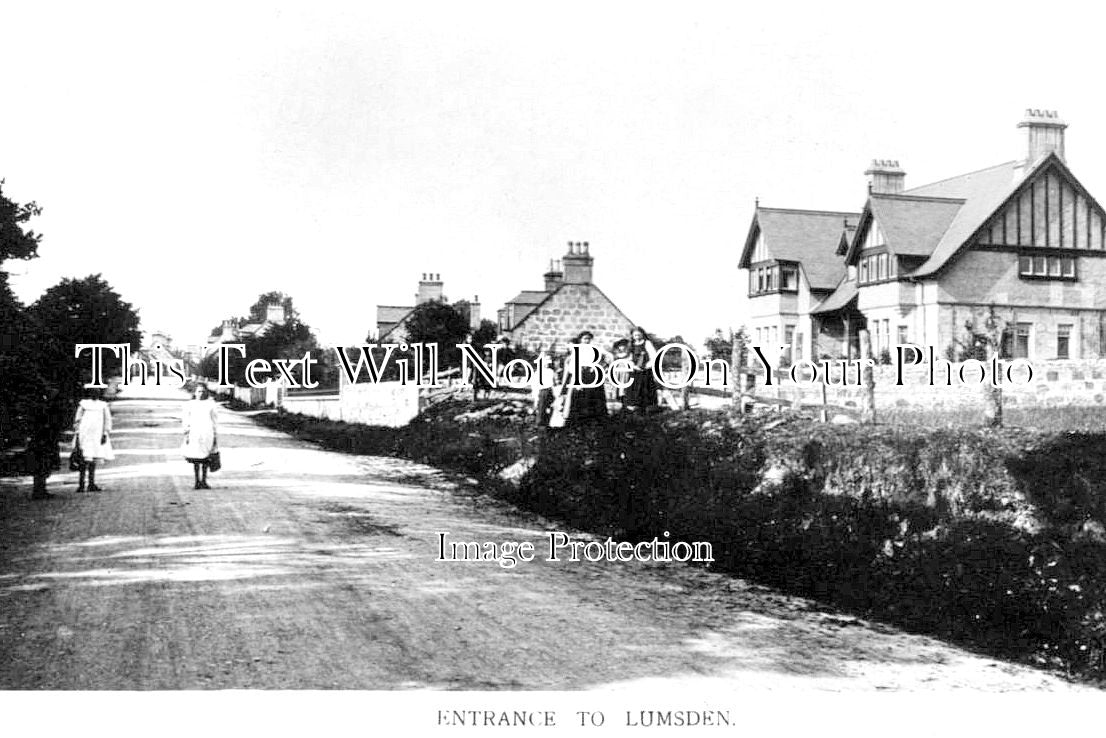 SC 1576 - Entrance To Lumsden, Aberdeenshire, Scotland