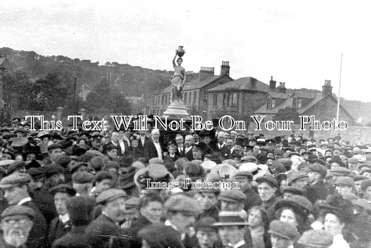 SC 1712 - Opening Of The Fountain In New Park, Kilsyth, Scotland 1910