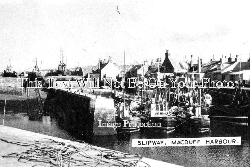 SC 1801 - Macduff Harbour Slipway, Banff, Aberdeenshire, Scotland