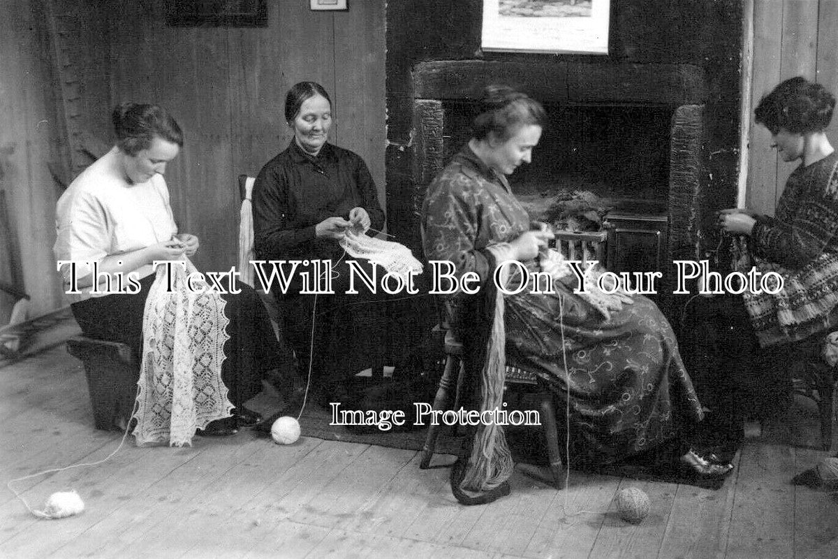 SC 2437 - Knitting & Lace Making, Lerwick, Shetland, Scotland