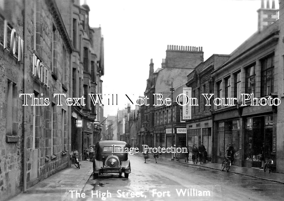 SC 284 - The High Street & Frasers Restaurant, Fort William, Scotland