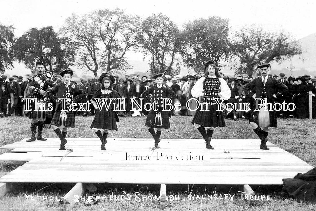 SC 3320 - Yetholm Shepherds Show, Walmsley Troupe, Scotland 1911