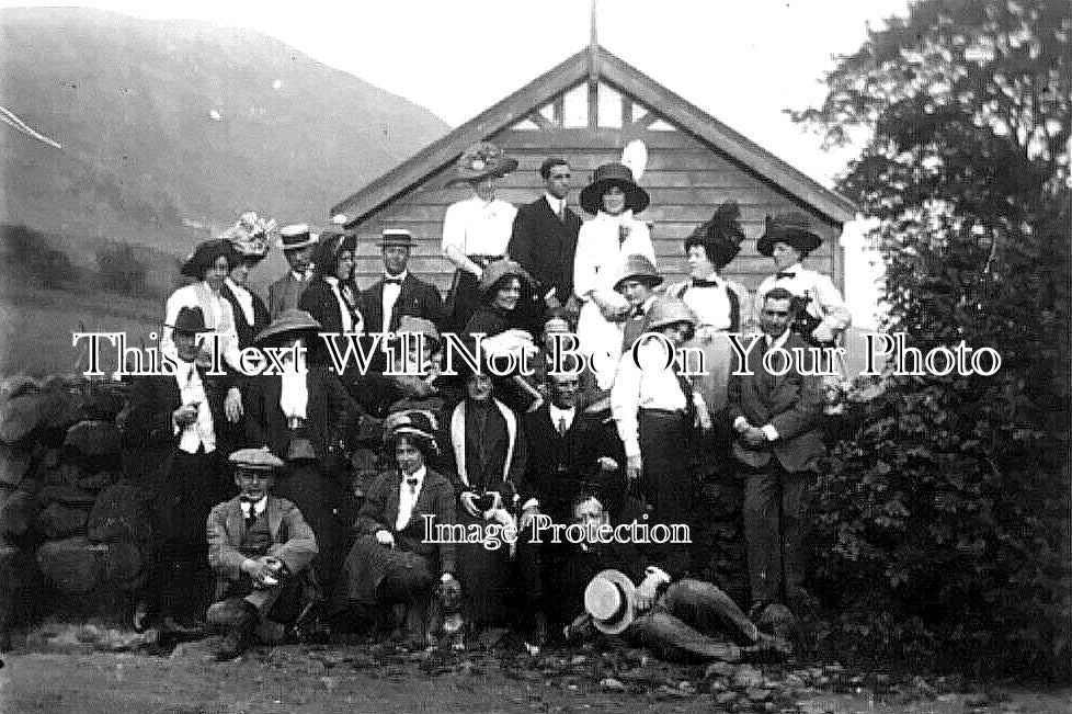 SC 937 - D'Oyley Carte Opera Company At Campsie Glen Hut Lennoxtown