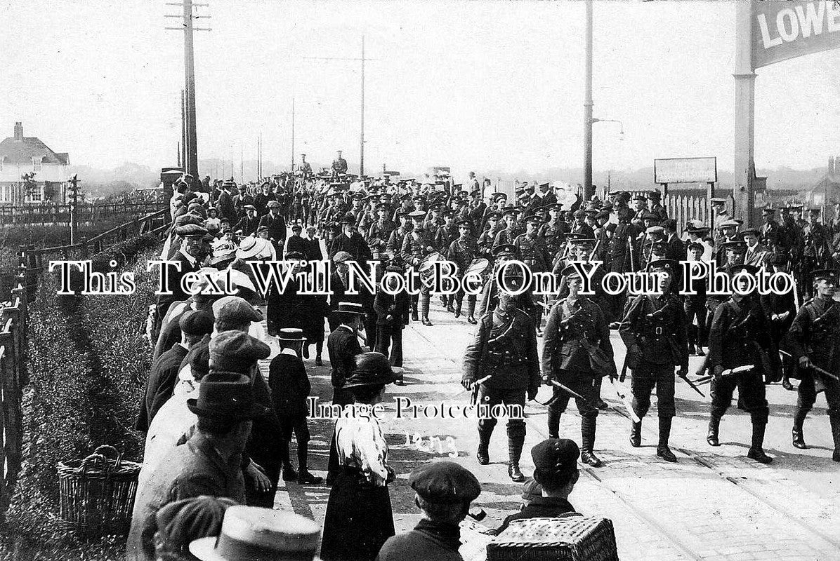 SF 131 - Troops At Lowestoft North Railway Station, Suffolk