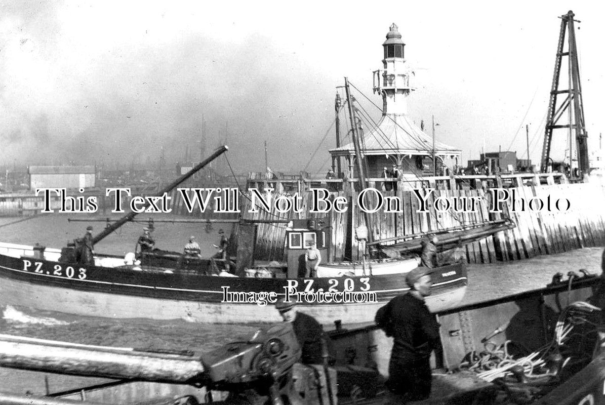 SF 1463 - Fishing Boats, Lowestoft, Suffolk