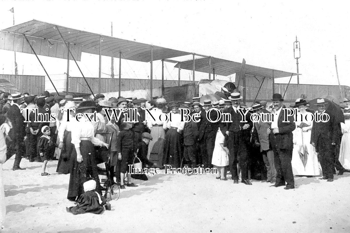 SF 1514 - Biplane On The Beach At Lowestoft, Suffolk c1912