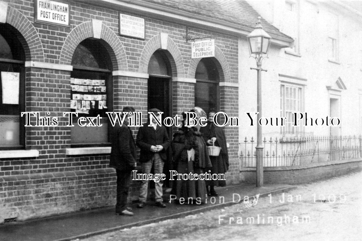 SF 181 - Pension Day, Framlingham Post Office, Suffolk 1909