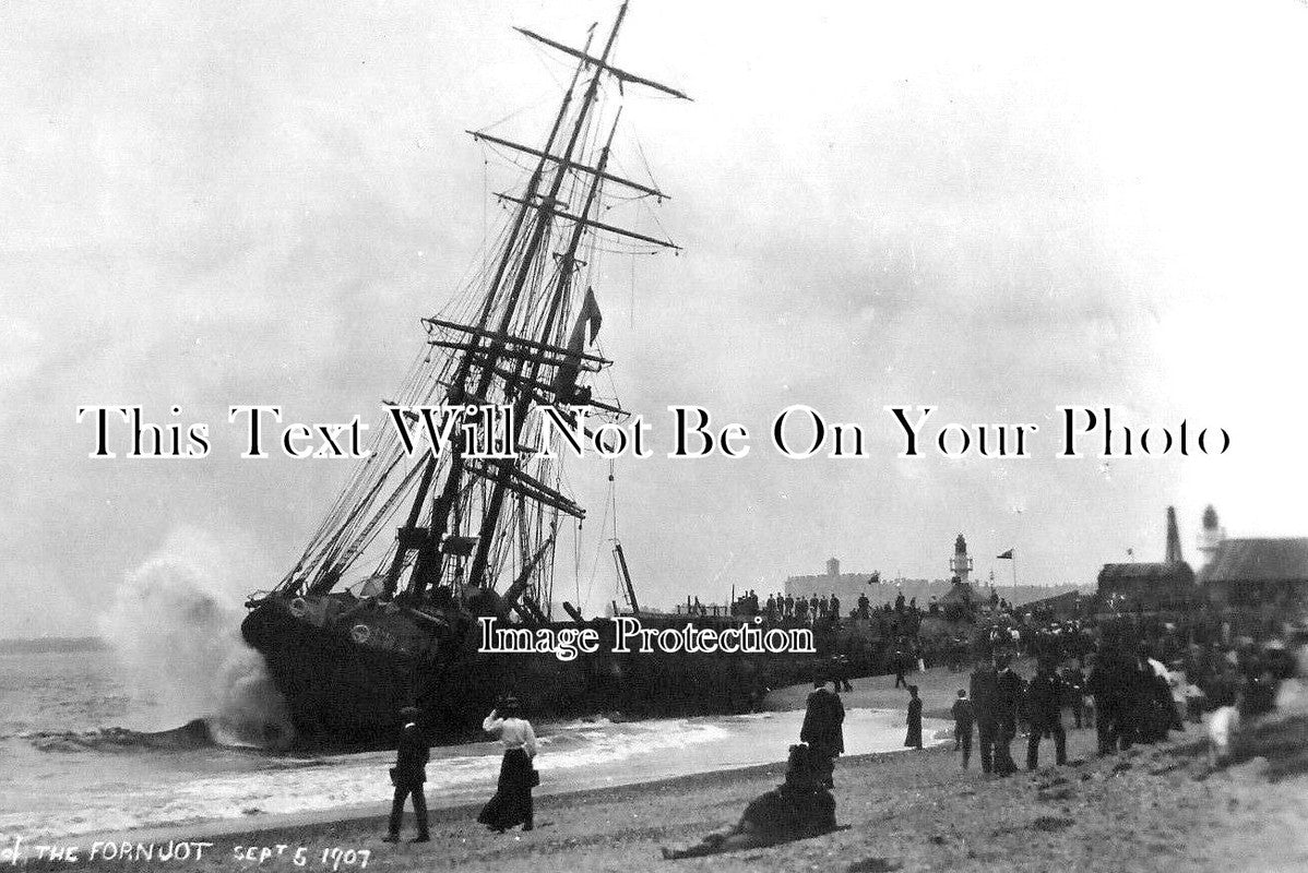 SF 2799 - Wreck Of The Fornjot At Lowestoft, Suffolk 1907 – JB Archive