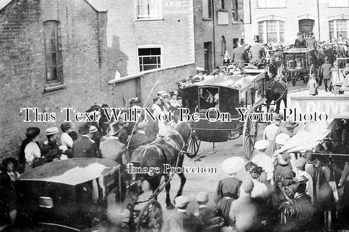 SF 341 - Funeral Of J Andrews, Landlord Masons Arms, Woodbridge Road, Ipswich, Suffolk