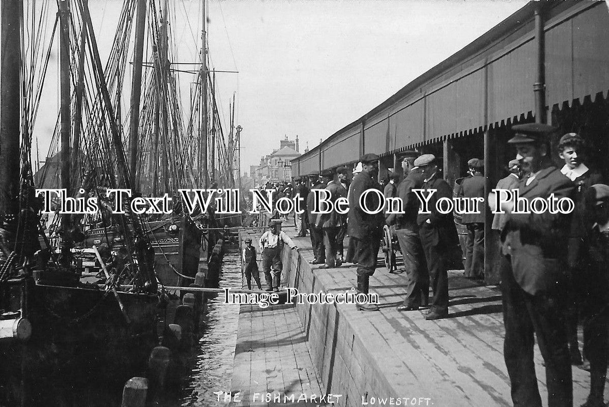 SF 425 - Lowestoft Fishmarket, Suffolk c1905