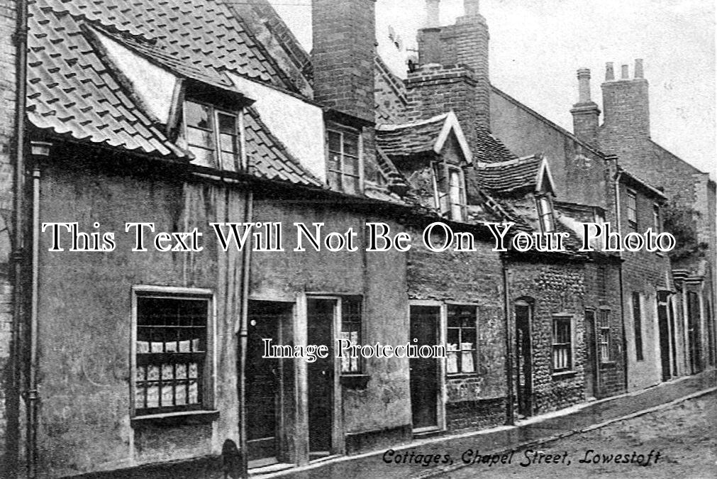 SF 480 - Cottages In Chapel Street, Lowestoft, Suffolk c1906