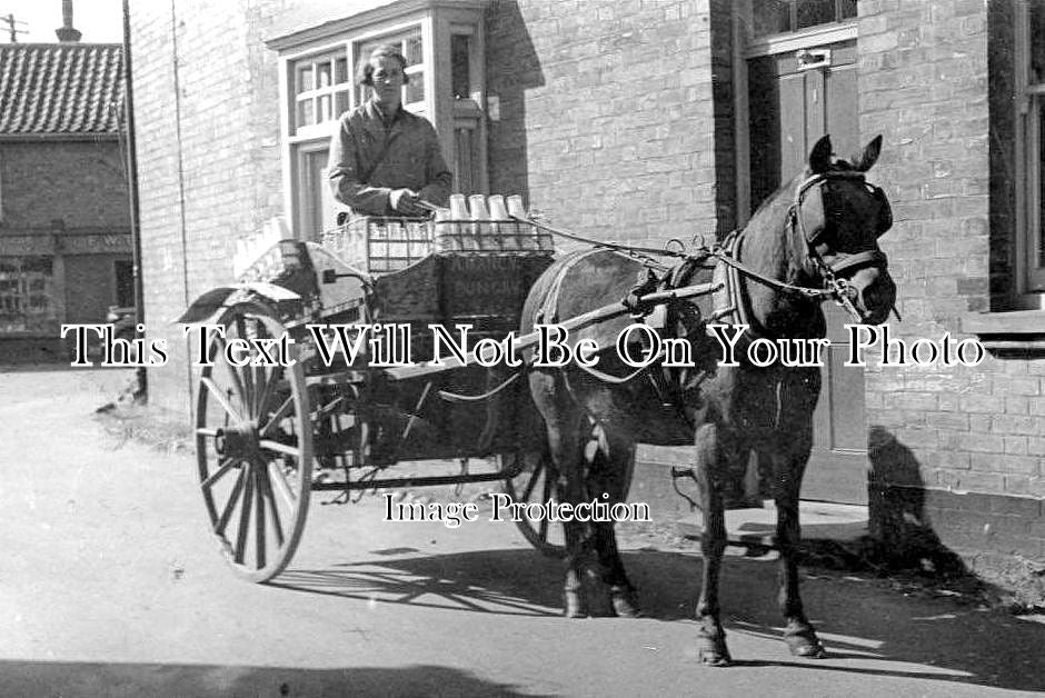 SF 684 - Milk Lady, Elsie Rattle, Bungay, Suffolk