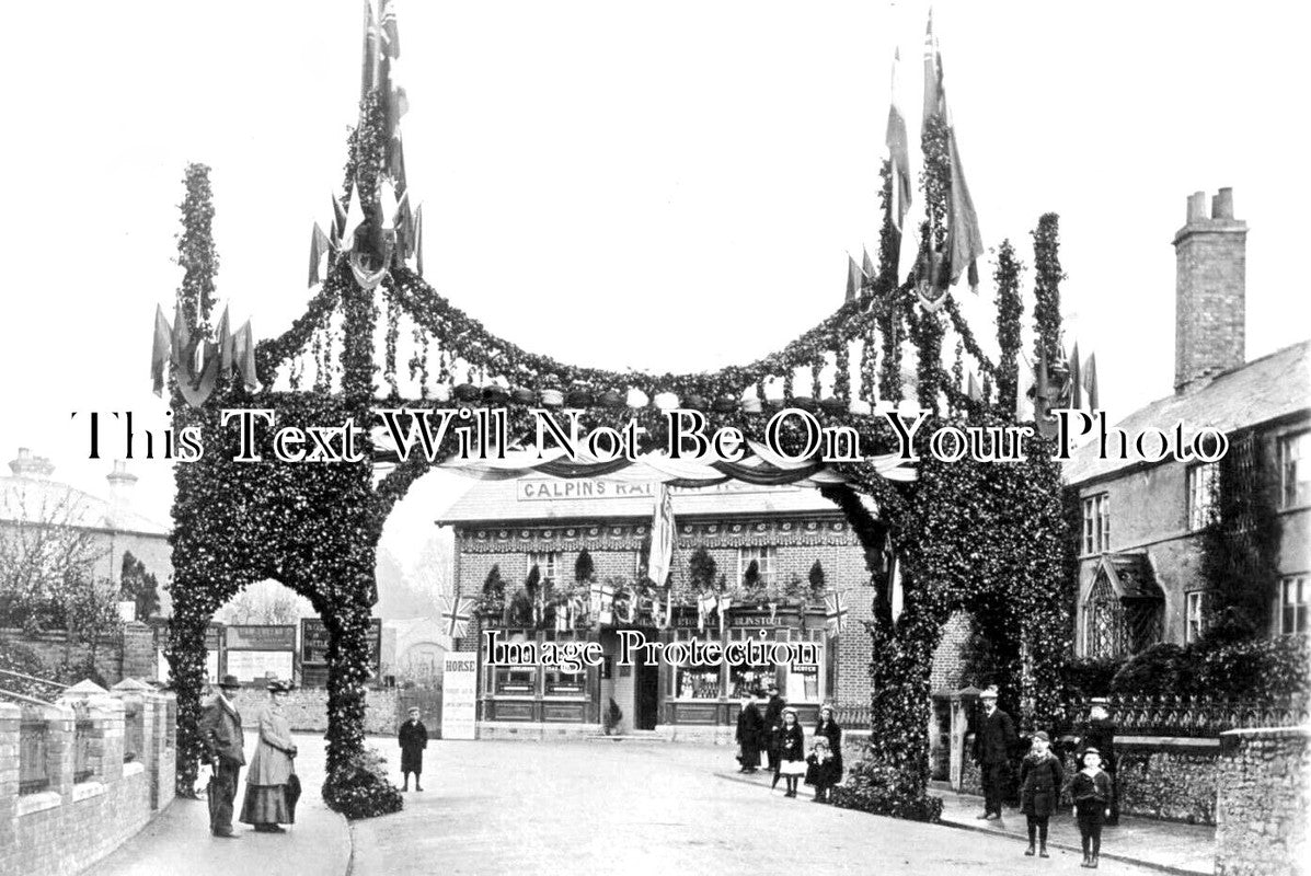 SO 1750 - Floral Arch & Galpins Railway Hotel, Wellington, Somerset