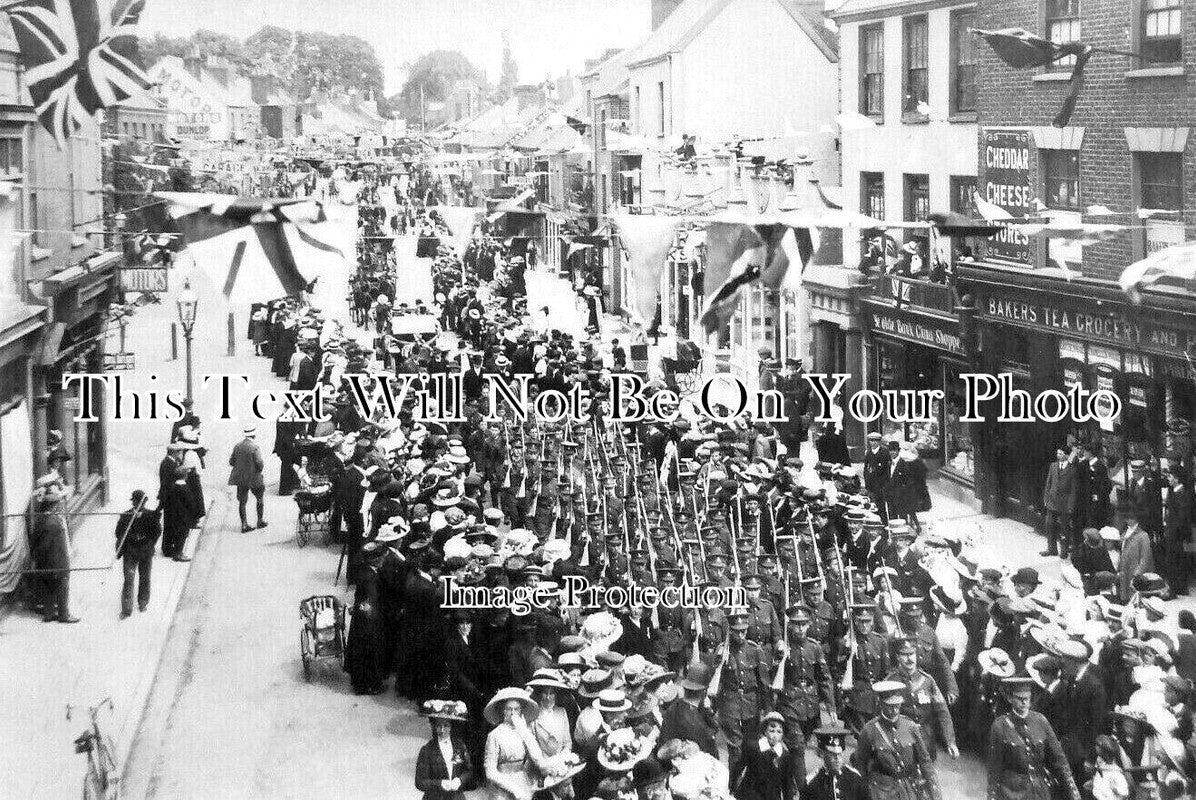 SO 1827 - SLI Military Marching Through Wellington, Somerset c1915 WW1