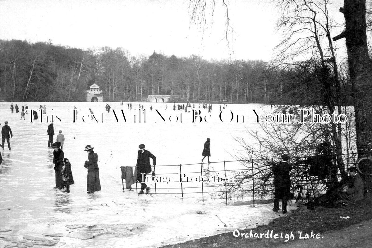 SO 3059 - Orchardleigh Lake Ice Skating, Lullington, Somerset
