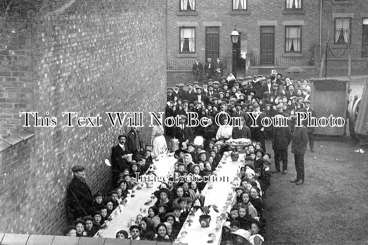 SP 688 - Street Party, Harpenden, Hertfordshire 1912