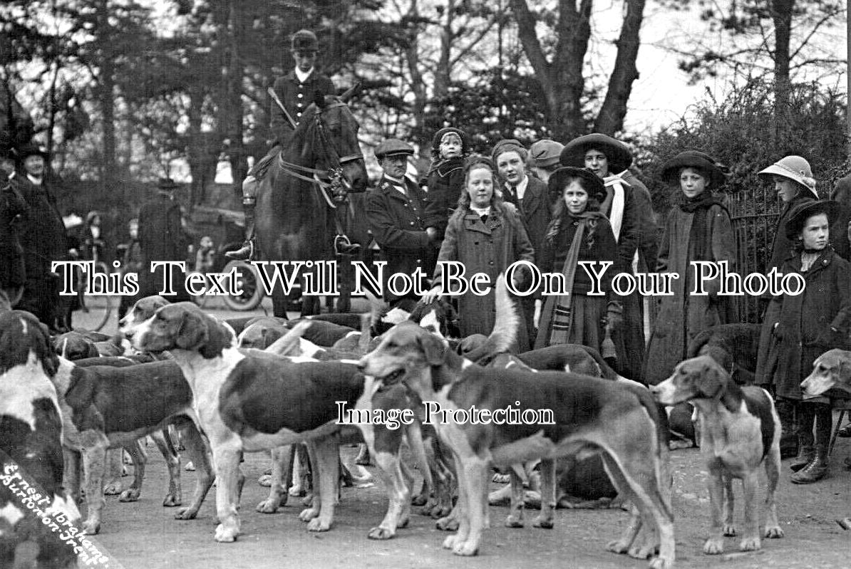 ST 1141 - Hoar Cross Fox Hunting Meet, Staffordshire