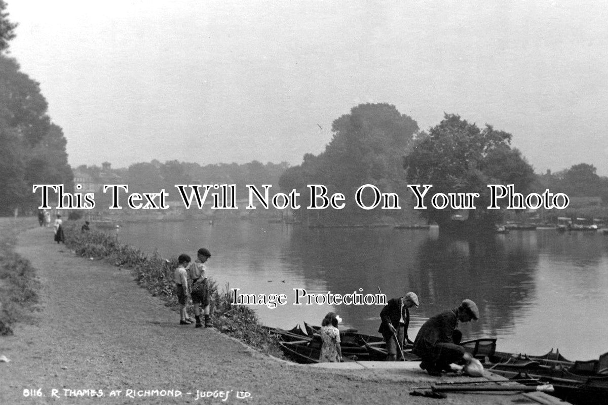 SU 16 - River Thames At Richmond, Surrey