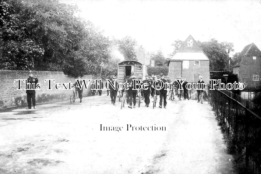 SU 3713 - German Gypsies Escorted Through Cobham, Surrey